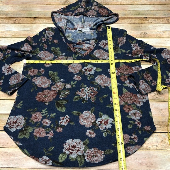 Absolutely Famous Hooded Fleece Top - Picture 4 of 7